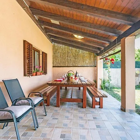 Holiday home Rustic Holiday House / Pet Friendly / Wifi