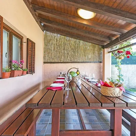 Rustic Holiday House / Pet Friendly / Wifi Holiday home *