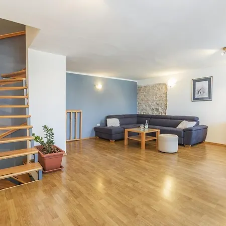 Rustic Holiday House / Pet Friendly / Wifi