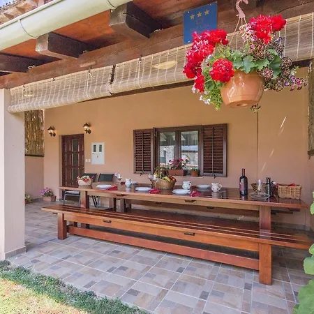 Rustic Holiday House / Pet Friendly / Wifi * Barban
