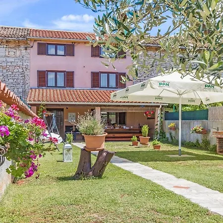 Rustic Holiday House / Pet Friendly / Wifi *