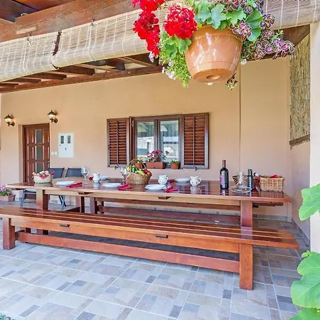 Rustic Holiday House / Pet Friendly / Wifi Holiday home