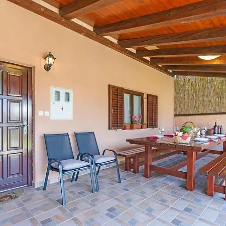 Holiday home Rustic Holiday House / Pet Friendly / Wifi *