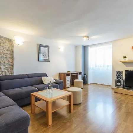 Rustic Holiday House / Pet Friendly / Wifi Holiday home